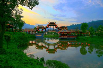 中国最南端的春城，究竟有多美？