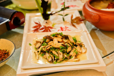 置身百花丛中 尽享太平湖美食盛宴