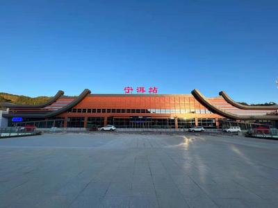 夜幕下的宁洱站，更加美丽迷人！