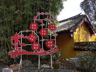 昆明黑龙潭公园：做好游客服务 营造文明旅游氛围