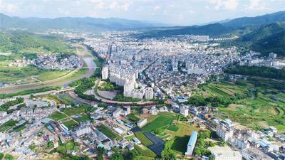 沧江对岸是景东