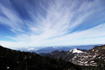 元旦假期，到轿子雪山登山、赏雪、过新年