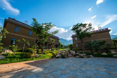 跟着中老铁路游玉溪丨“一日一景”——新平花腰田间