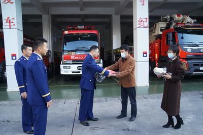 【我为群众办实事】玉溪市文旅局举办“我们的节日——春节”书赠春联暨深化“家风家训”建设活动