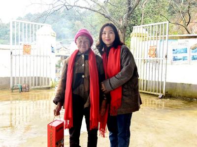 我们的节日·我们在春天 | 开远市文化馆开展“送春联、拍全家福”活动