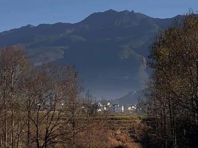 大理鹤庆：冬日远眺，连绵错落云雾薄