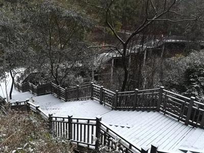 受冰雪天气影响昆明西山景区临时暂停开放