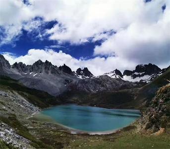 远方的阿布吉 心中的日月