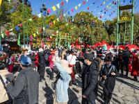 图集｜阳光明媚易出行 民族村里把年闹