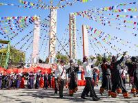 图集｜阳光明媚易出行 民族村里把年闹