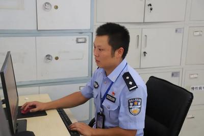 【先锋人物】“云南省政法工作先进个人”刘正铝：开发设计软件的监狱警察医生