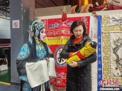 迎新春《京剧折子戏专场》展演 票友演员齐登台传承国粹艺术