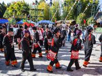 图集｜阳光明媚易出行 民族村里把年闹