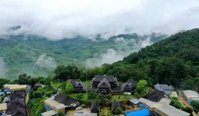 西双版纳州文化和旅游局做客《西双版纳热线》 就文旅产业发展问题与听众交流