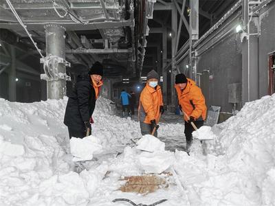 新春走基层丨致敬风雪里 那些坚守的身影——记苍山洗马潭索道机修工的一天