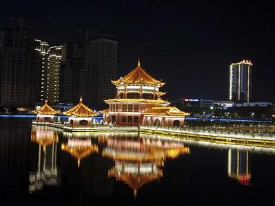 不负韶华  我在蒙自南湖灯火阑珊处等你