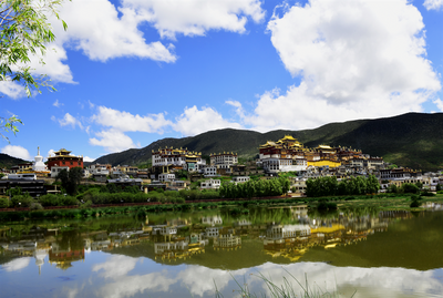 春日∣赴一场松赞林景区之约
