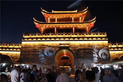 在普洱有一种“美色”，叫做茶马古城的夜色！