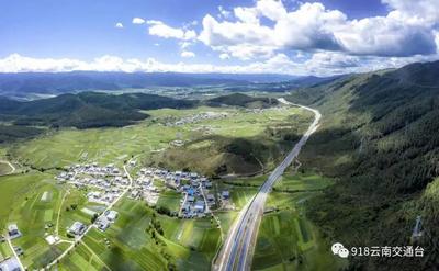 香丽高速，一场美景的“双向奔赴”
