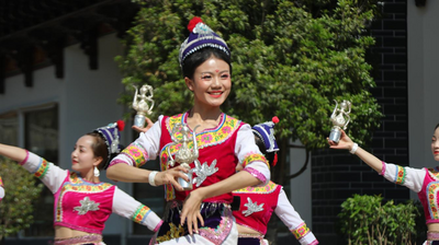 【第一批省级夜间文旅消费集聚区公布】大理鹤庆新华银匠村：“鹤庆银器+直播”点燃夜间消费活力