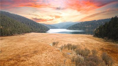 香格里拉两地入选新浪旅游100个微博年度旅行地榜单  欢迎种草！