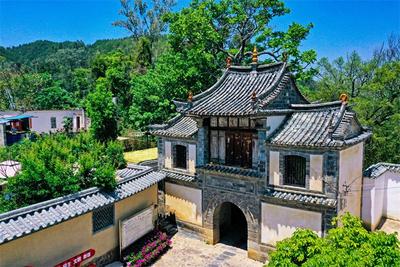 古村VS春天，你更爱红河的古村还是春天？