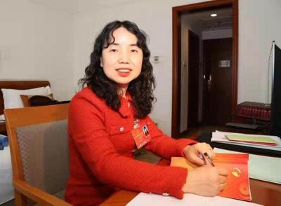 全国人大代表姜成英：推动投资主体多元化 促进森林旅游发展