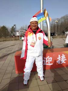 冬残奥会火炬手张顺东：发扬自强不息精神 将光和热继续传递下去
