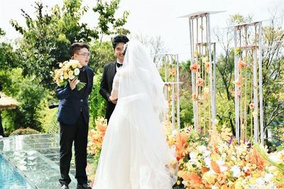 【中国最佳爱情表白地】10年主持1000多场婚礼！他在大理传递着幸福