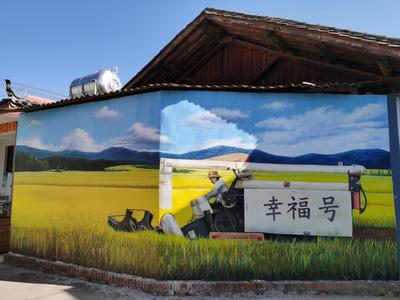 楚雄牟定：“大手笔”绘制壁画 扮靓美丽乡村“容颜” 