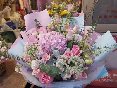 【图集 | “女神节” 到岔街花市 选束花送给女神】