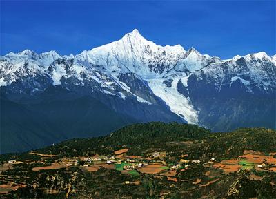 望梅里 仰望一座山峰的美丽