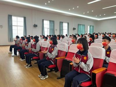 戏曲进校园 玉溪市开展“中国梦·玉溪情”文化惠民演出活动