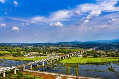 一季度全国铁路固定资产投资完成1065亿元 同比增长3.1%