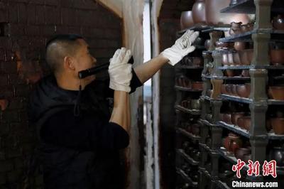 开“盲盒”吗？有华宁陶那种！