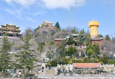 独克宗古城：山寺桃花始盛开，许你一场浪漫的相遇……