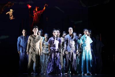 平凡人物故事传递正能量！音乐剧《重生》“云上巡演”首映观众破百万