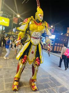 当孙大圣遇上威震天  开远南正街解锁新玩法