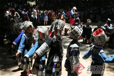早安云南丨走进铜鼓舞之乡，触碰千年铜鼓文化