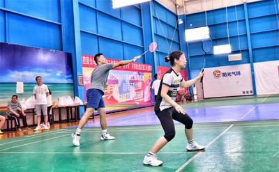 云锡控股公司总部工会举办2022年职工体育活动 “月月有”羽毛球选拔赛