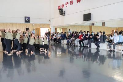 知名艺术家红河采风行活动持续开展