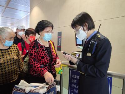 “五一”假期首日云南铁路客流平稳 预计发送旅客15万人次 