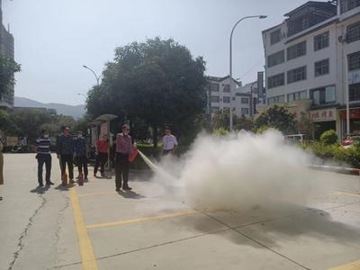 大理州宾川县文旅局开展消防安全培训和实操演练