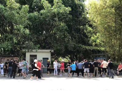 个旧市总工会开展关爱一线职工活动