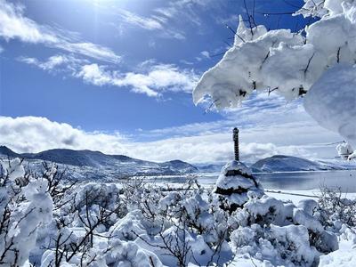 四月的香格里拉，又闯入了冰雪世界