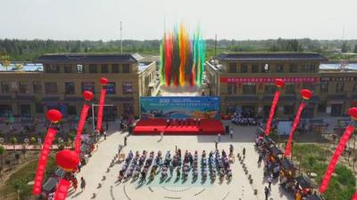 新疆阿瓦提县第十届刀郎美食文化旅游节开幕
