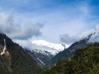 独龙江边绿水青山——普卡旺村