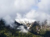 独龙江边绿水青山——普卡旺村