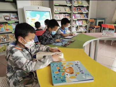 “五一”假期，在昭通永善图书馆静享书香时光