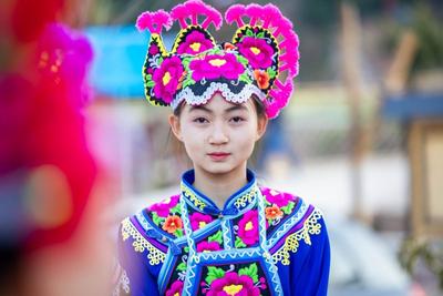 如夏花绚烂的永仁县民间民族刺绣